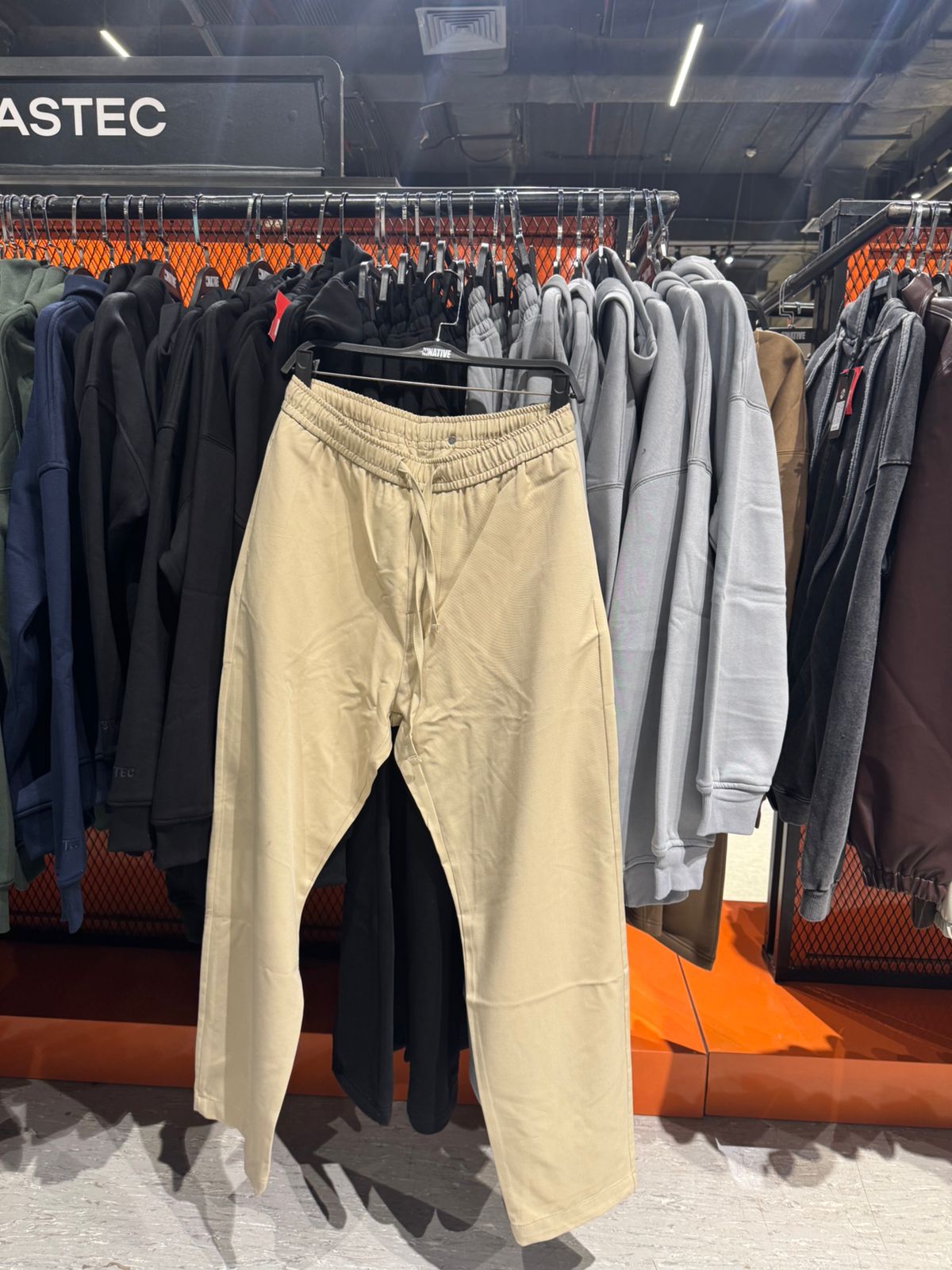 MEN'S BLACK TAILORED PANTS